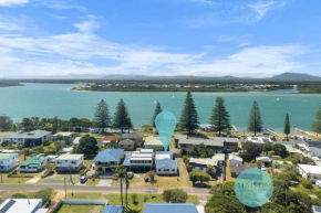 Coastal Abode in the Heart of Manning Point
